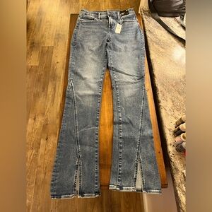 Express Skyscraper Mid-rise Flare Women's Jeans - size 6 Regular - NEW